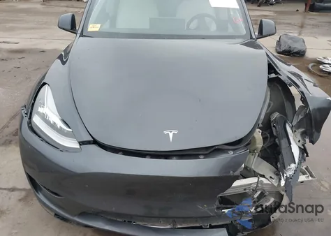 2022 Tesla Model Y Long Range Dual Motor All-Wheel Drive z USA, uszkodzony, nr VIN 7SAYGDEE8NF417890